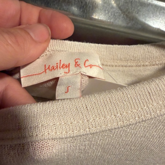 Hailey & Co Sweater woman’s size small - Picture 3 of 4
